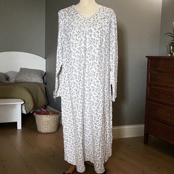 Traditional Cottagecore Flannel Floral Print Night Gown Bali Studio Collection L - Picture 1 of 11